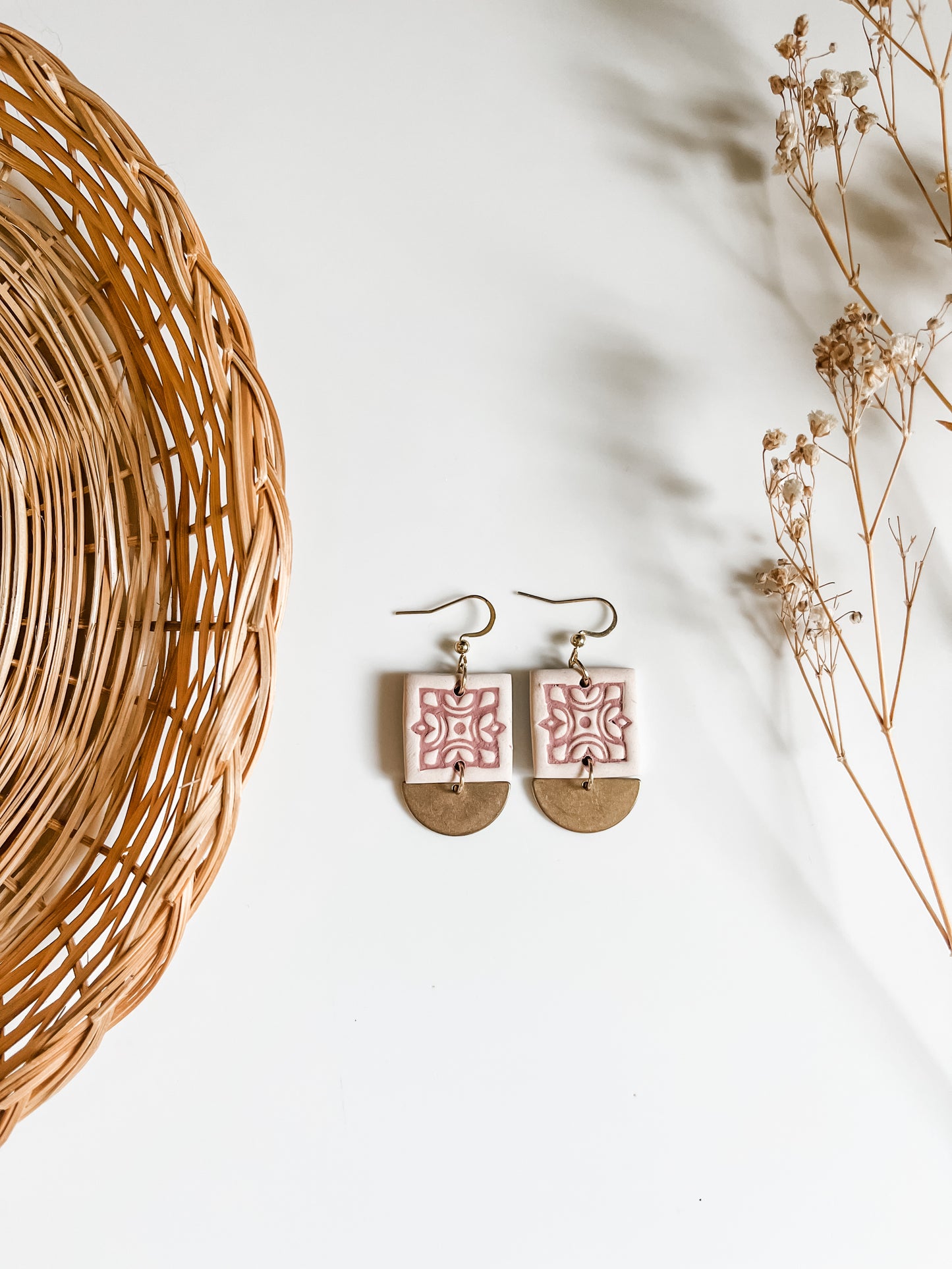 Emelia Dangles